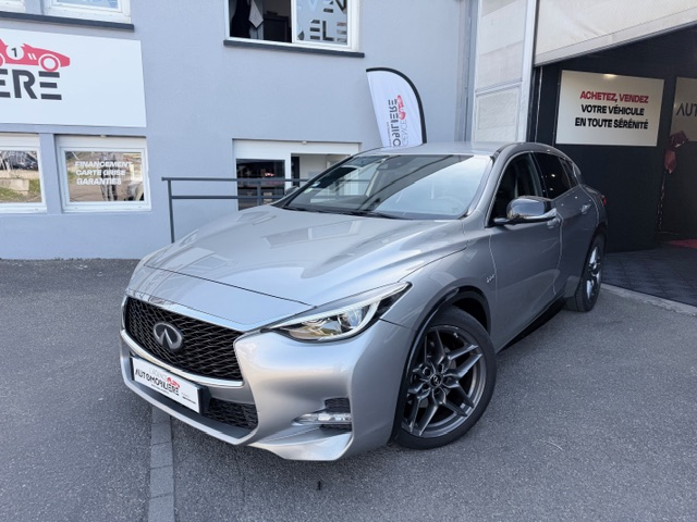 Infiniti Q30