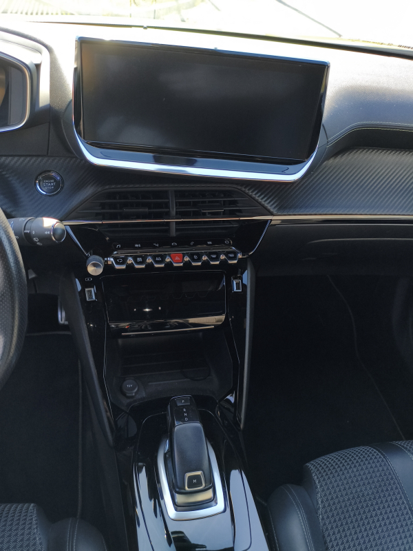 Peugeot 2008 — 26