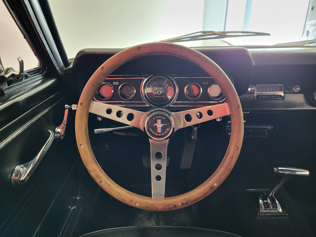 Ford Mustang — 12