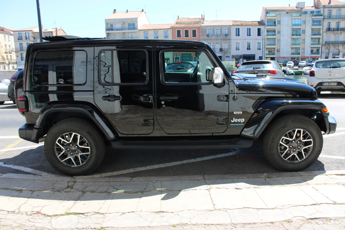 Jeep Wrangler — 4