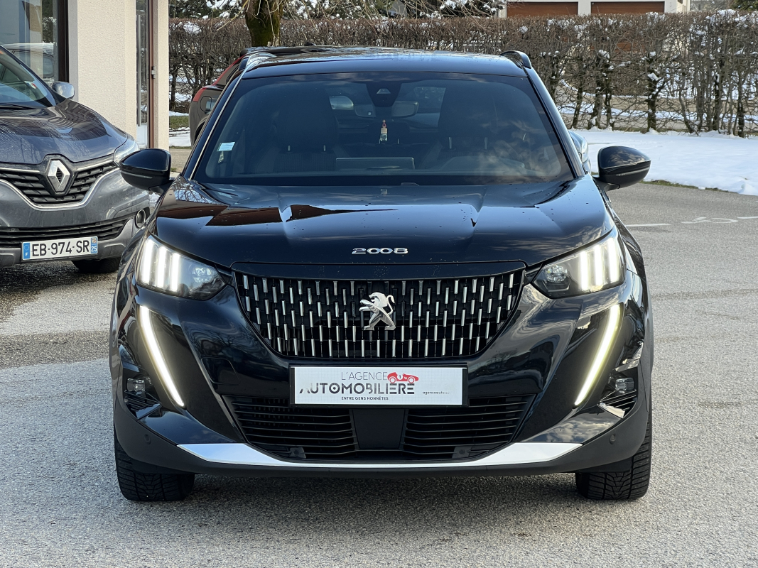 Peugeot 2008 — 8