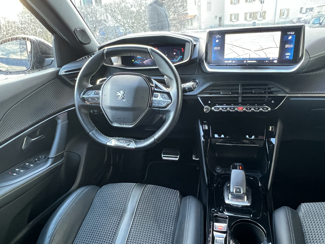 Peugeot 2008 — 16