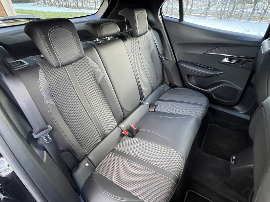 Peugeot 2008 — 14