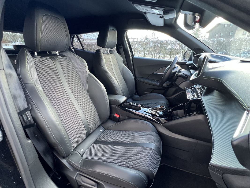 Peugeot 2008 — 12