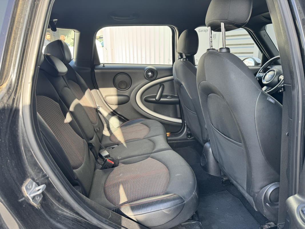 Mini Countryman — 14