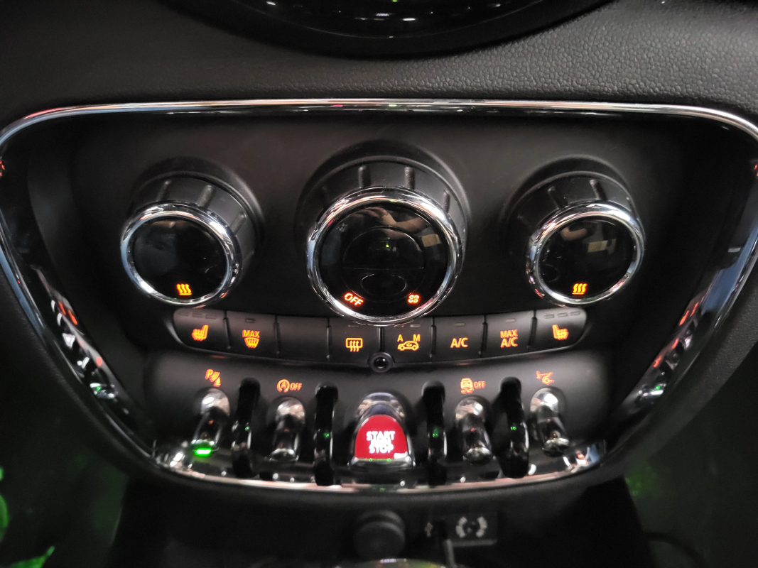 Mini Clubman — 18