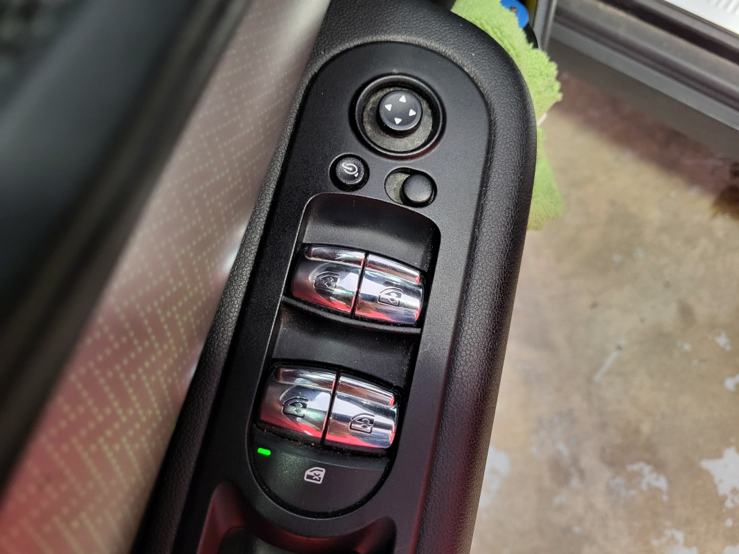 Mini Clubman — 26