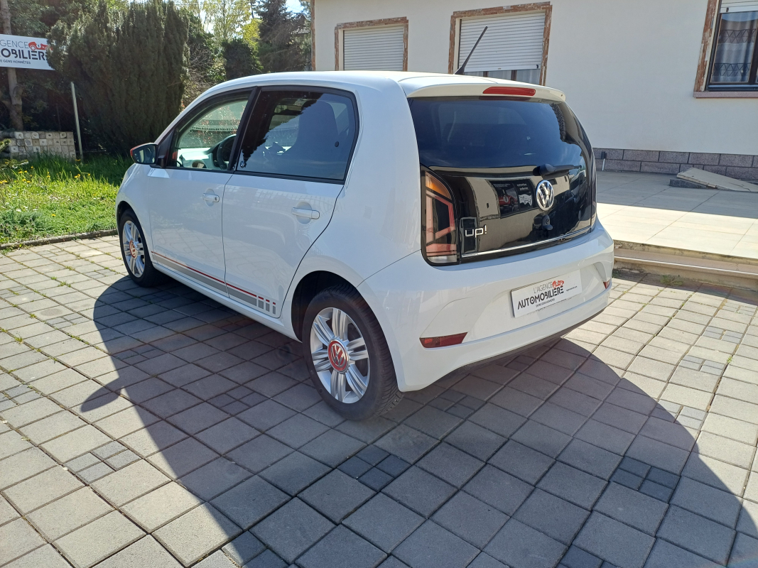 Volkswagen Volkswagen Up! — 4