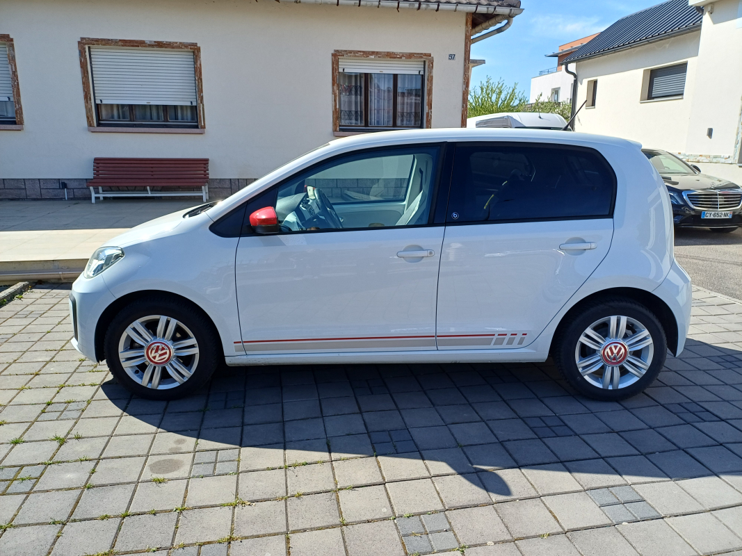Volkswagen Volkswagen Up! — 3