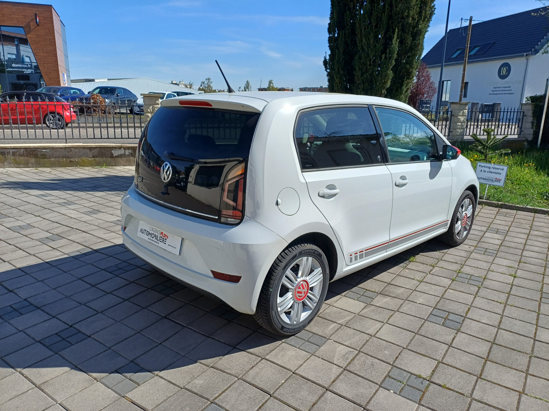 Volkswagen Volkswagen Up! — 6