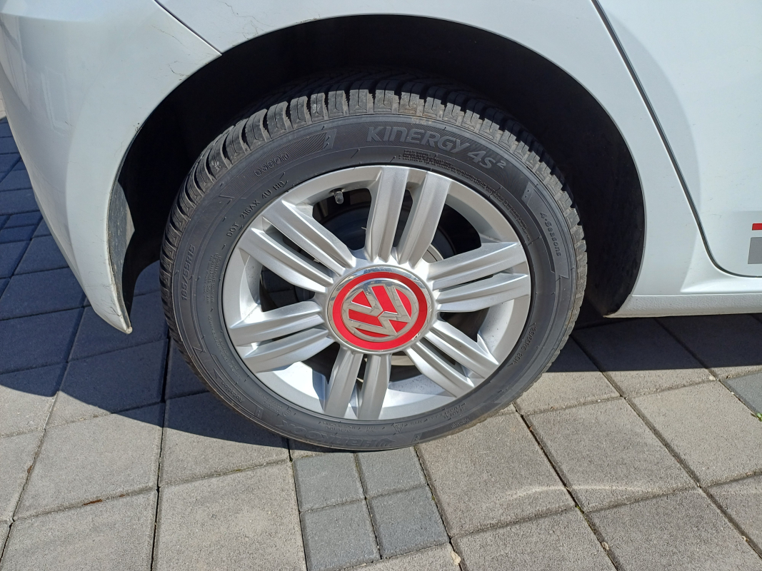 Volkswagen Volkswagen Up! — 25