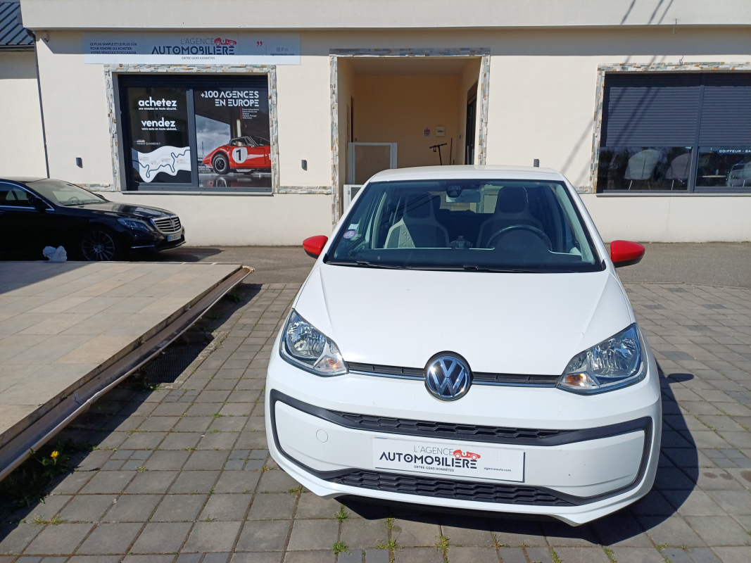 Volkswagen Volkswagen Up! — 28