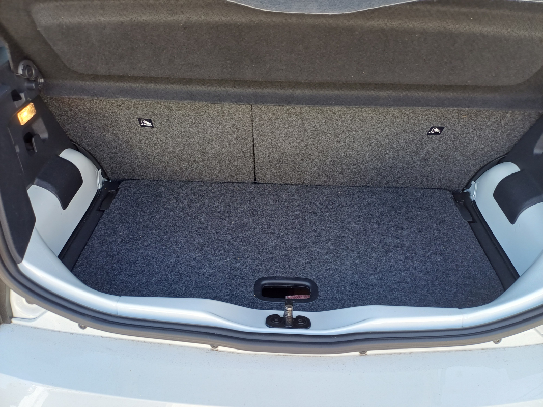 Volkswagen Volkswagen Up! — 21