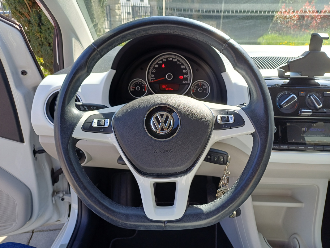 Volkswagen Volkswagen Up! — 11