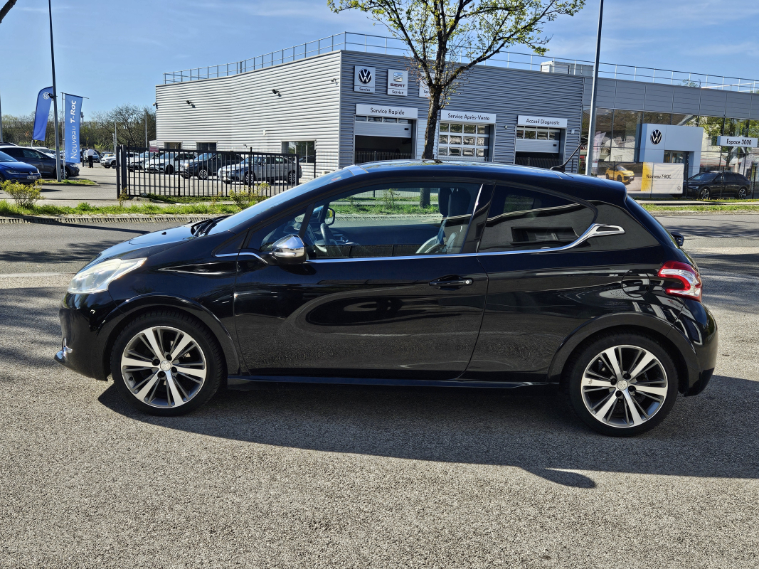 Peugeot 208 — 5
