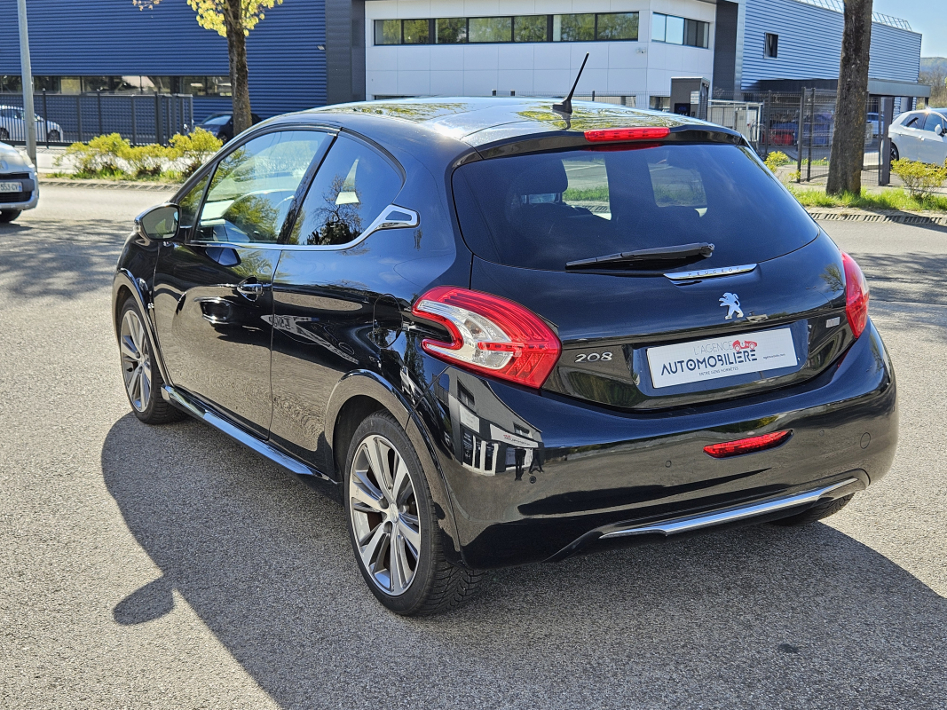 Peugeot 208 — 6