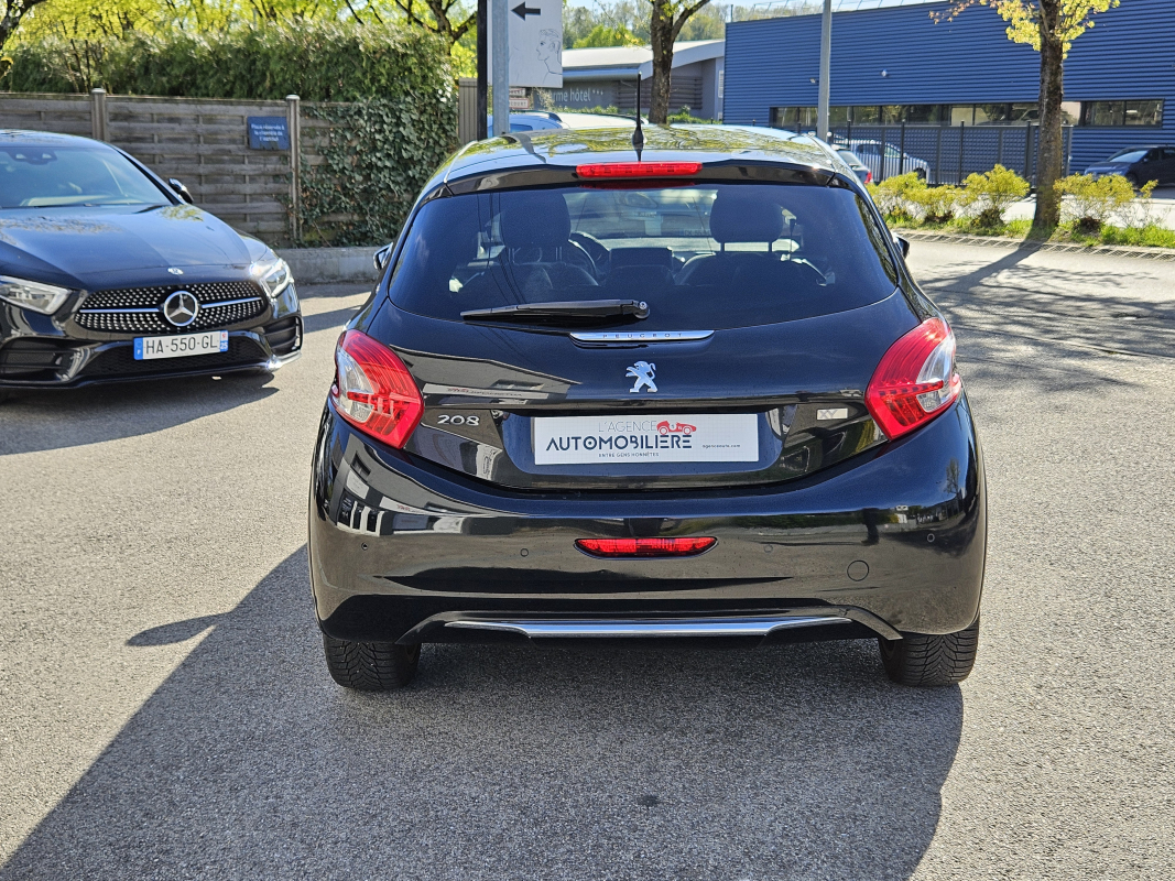 Peugeot 208 — 7