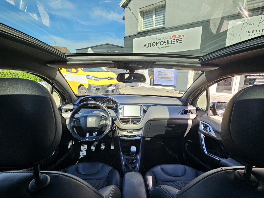 Peugeot 208 — 16