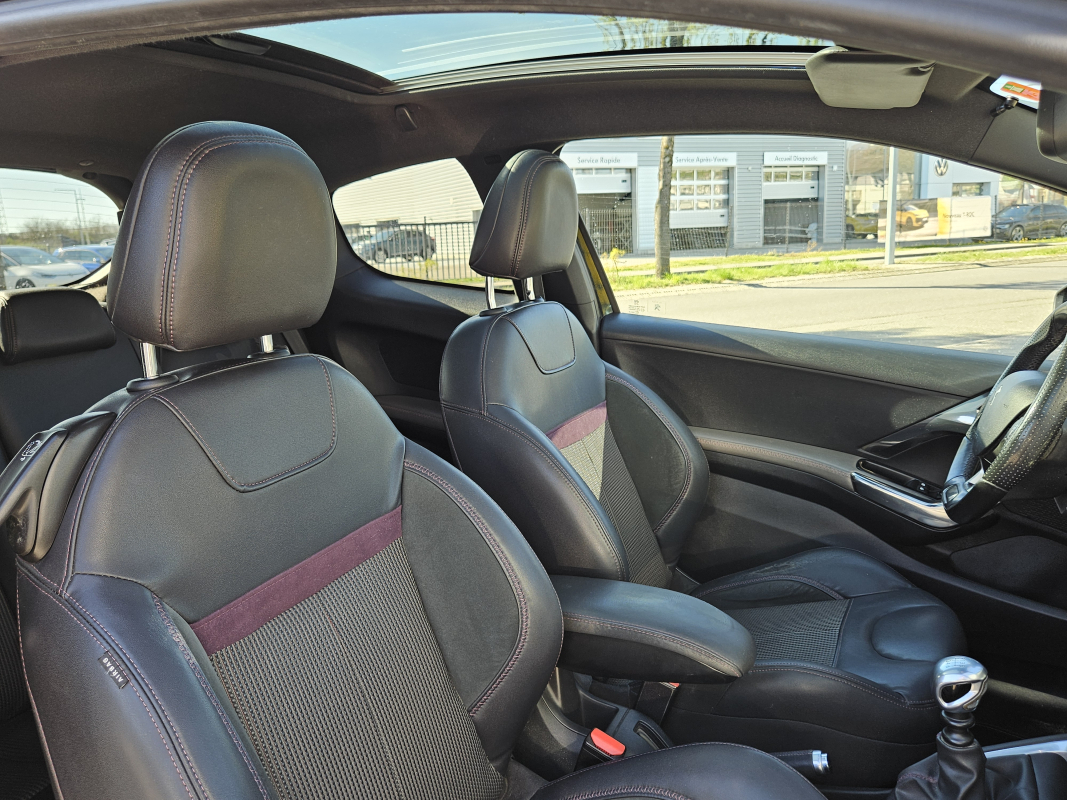 Peugeot 208 — 17
