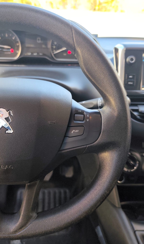 Peugeot 208 Affaire — 18