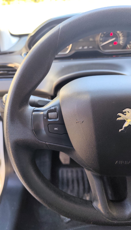 Peugeot 208 Affaire — 17