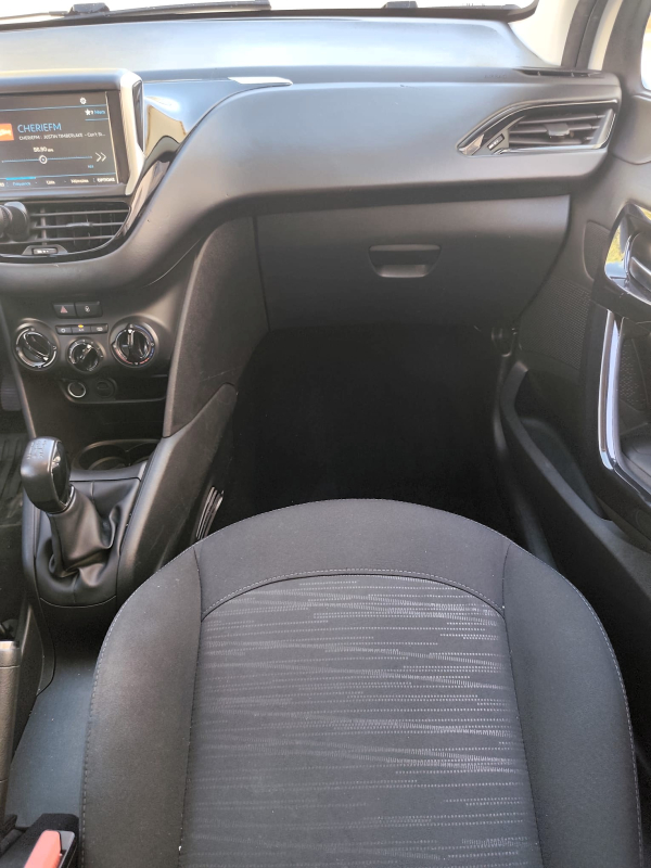 Peugeot 208 Affaire — 16