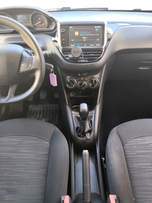 Peugeot 208 Affaire — 15