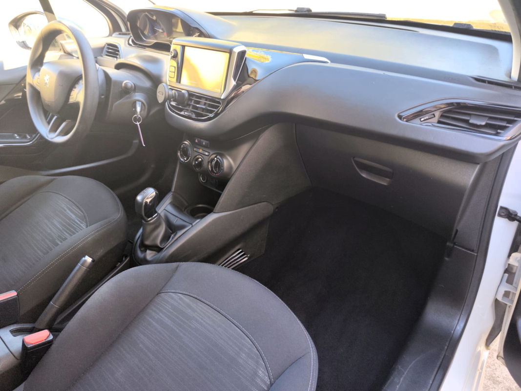 Peugeot 208 Affaire — 13