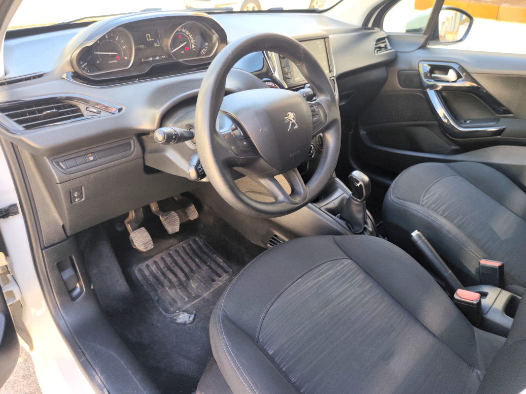 Peugeot 208 Affaire — 10