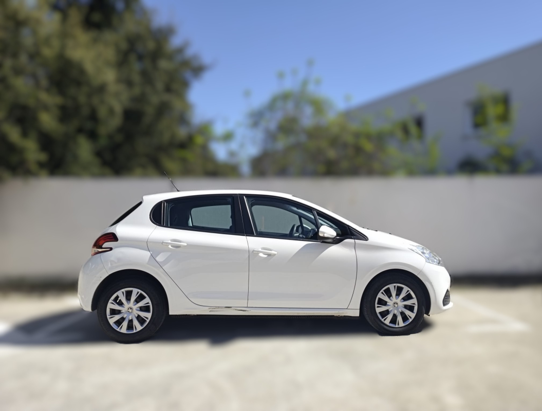 Peugeot 208 Affaire — 6