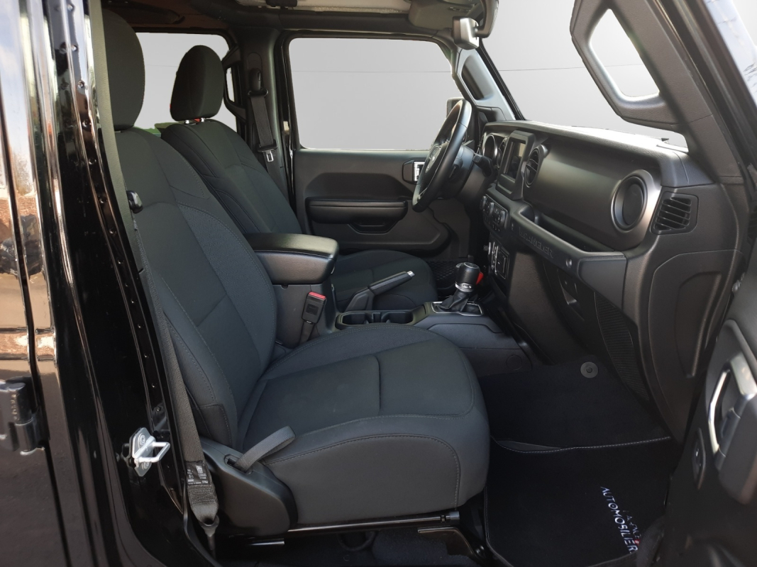 Jeep Wrangler Unlimited — 13