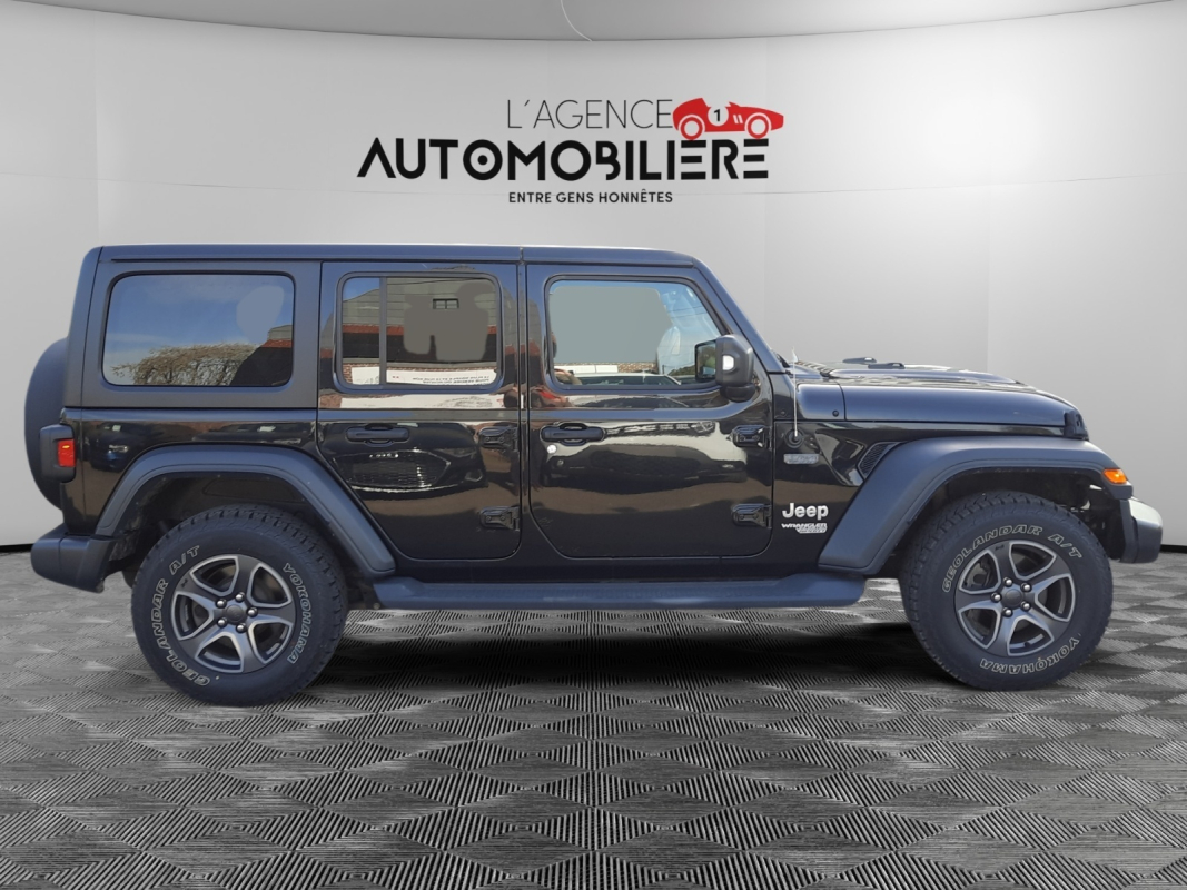 Jeep Wrangler Unlimited — 4