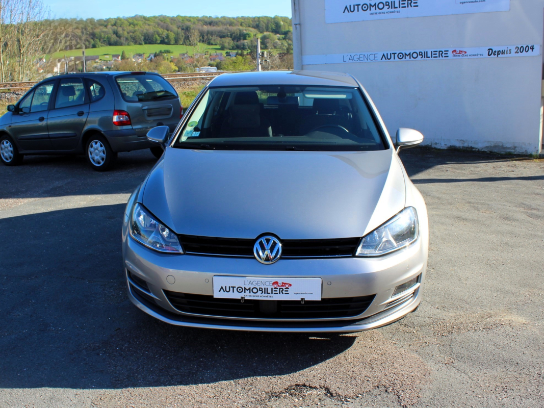 Volkswagen Golf — 2