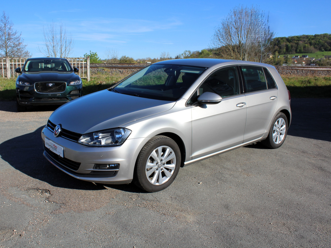 Volkswagen Golf — 3