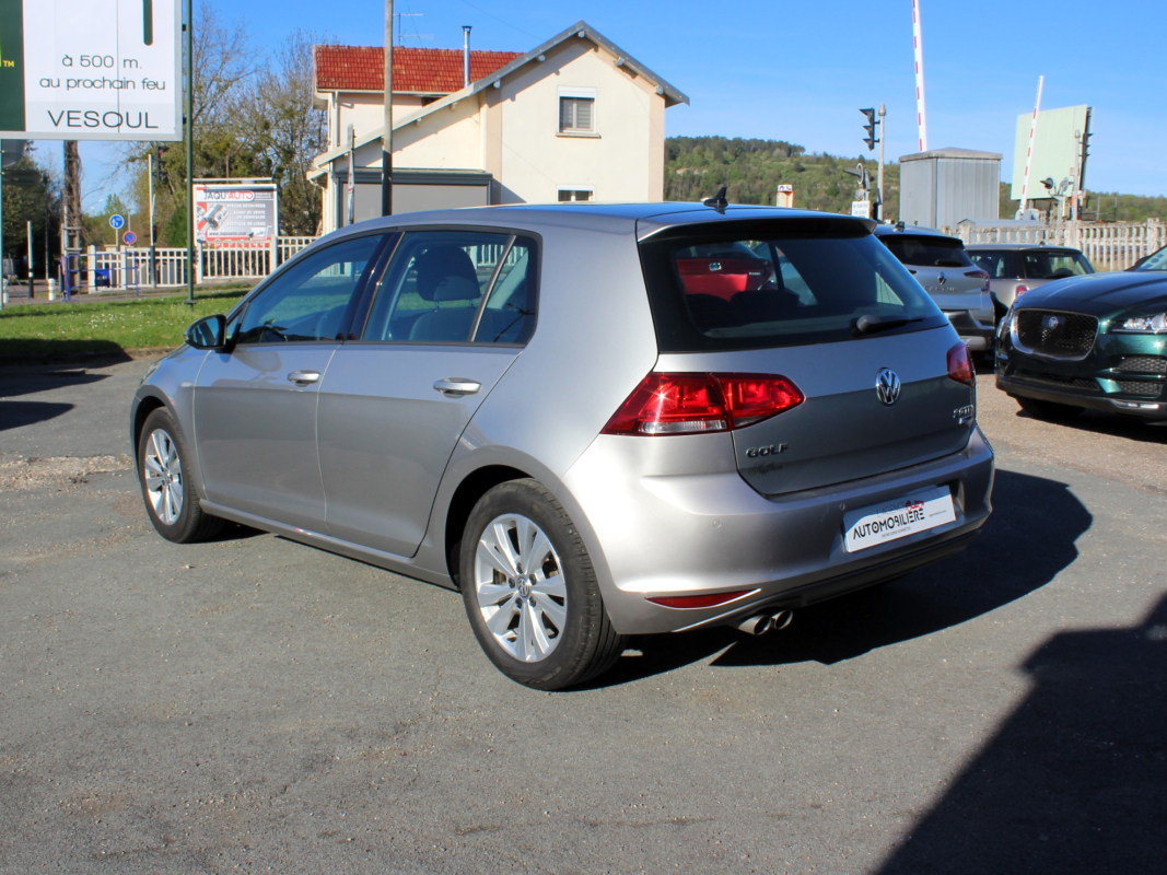Volkswagen Golf — 5