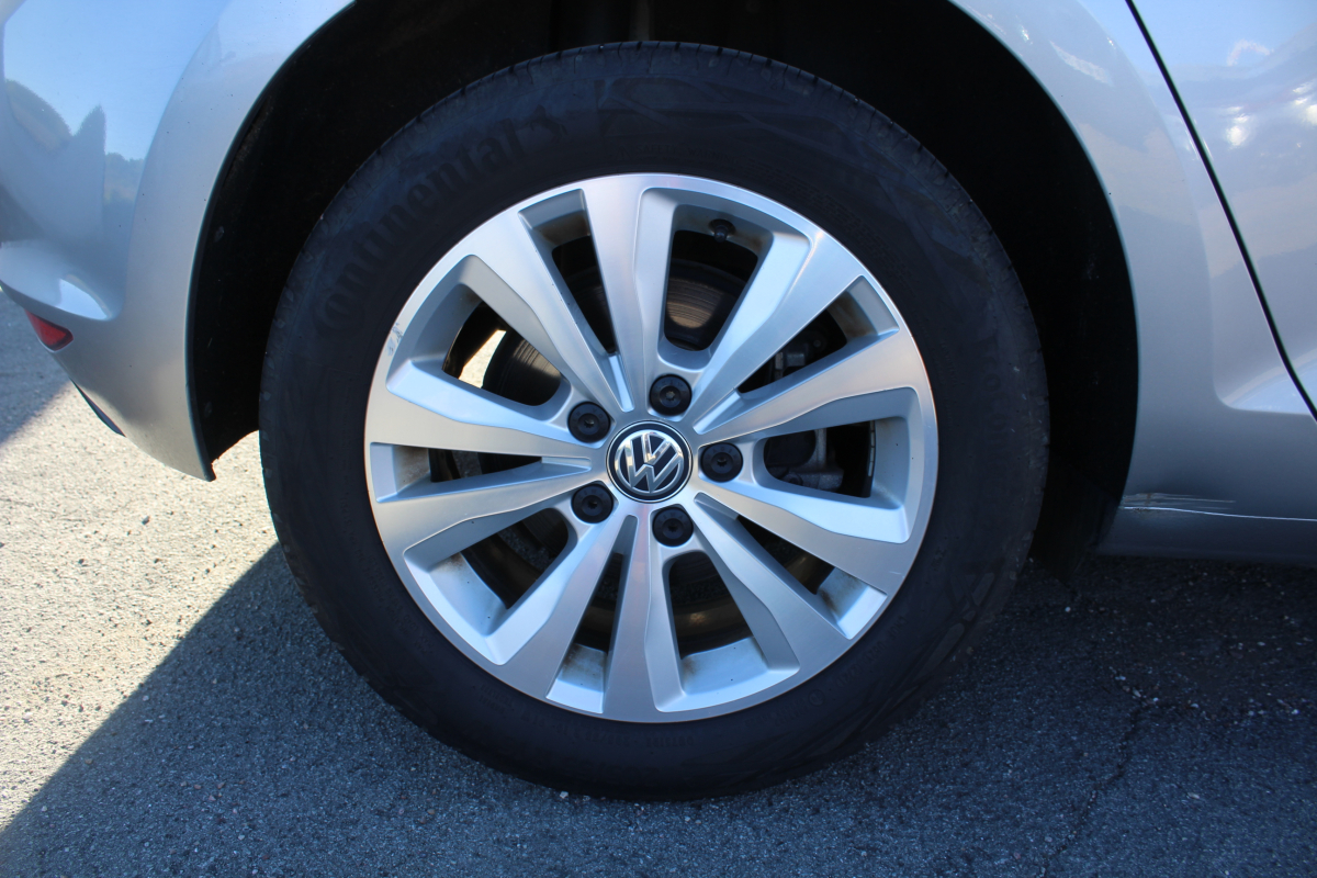 Volkswagen Golf — 22