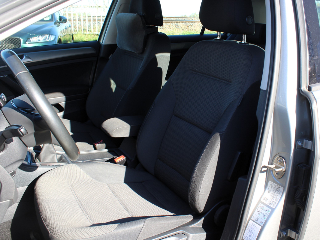 Volkswagen Golf — 25