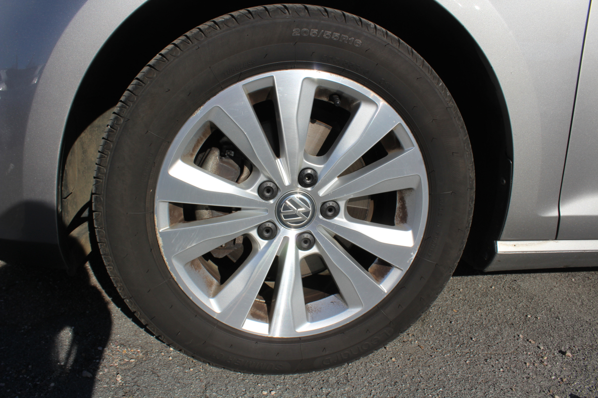 Volkswagen Golf — 24