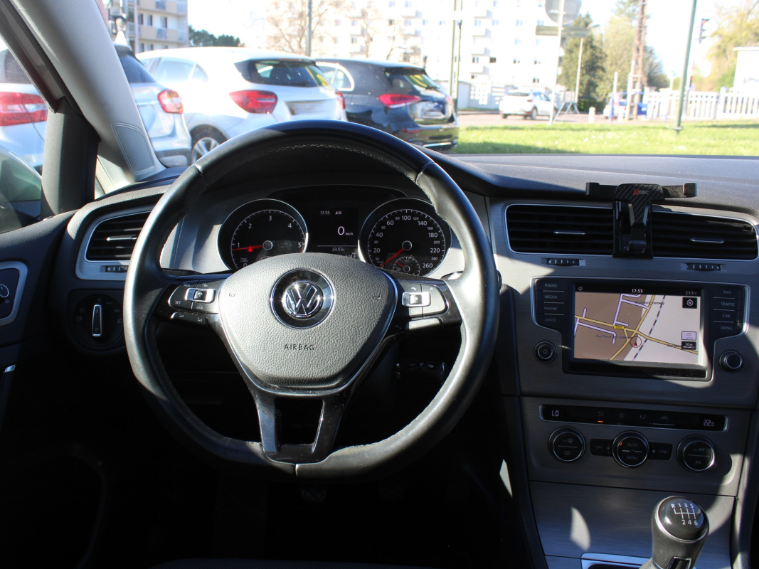 Volkswagen Golf — 16