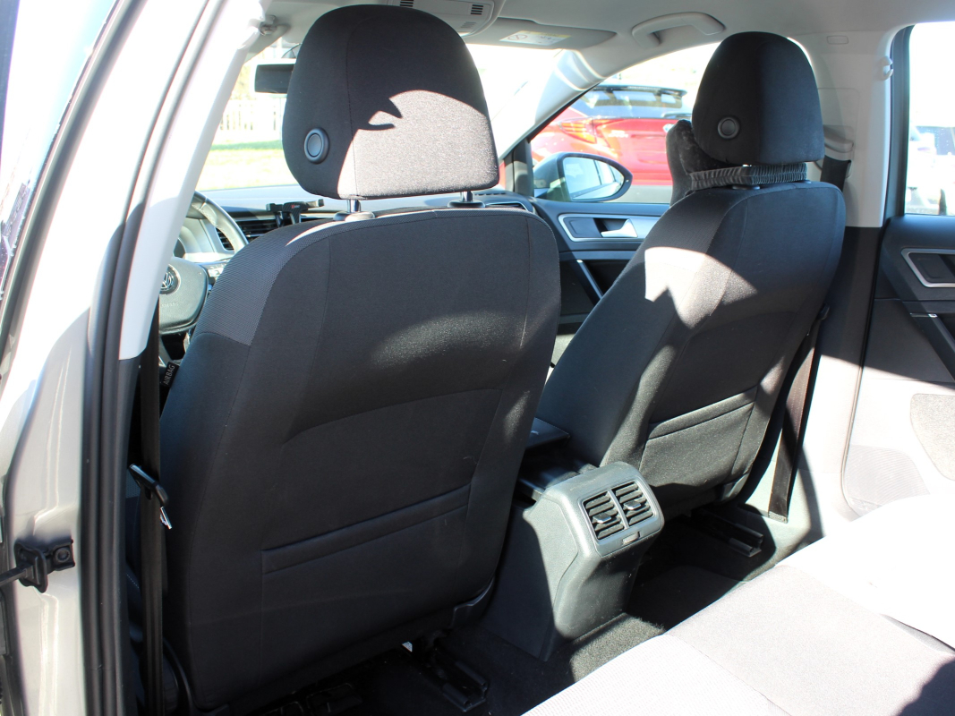 Volkswagen Golf — 27