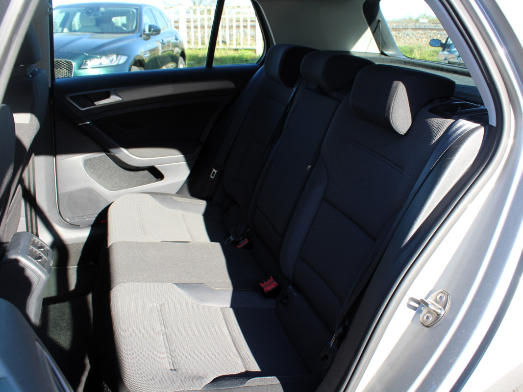 Volkswagen Golf — 12