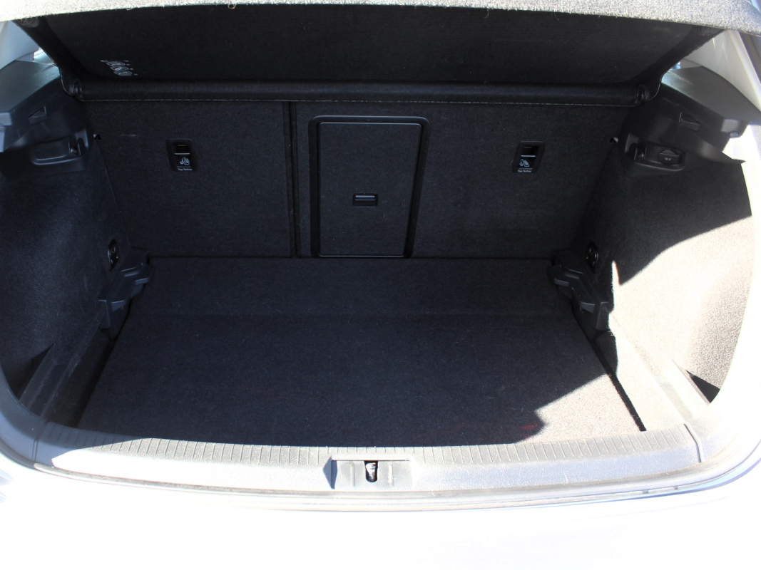 Volkswagen Golf — 37