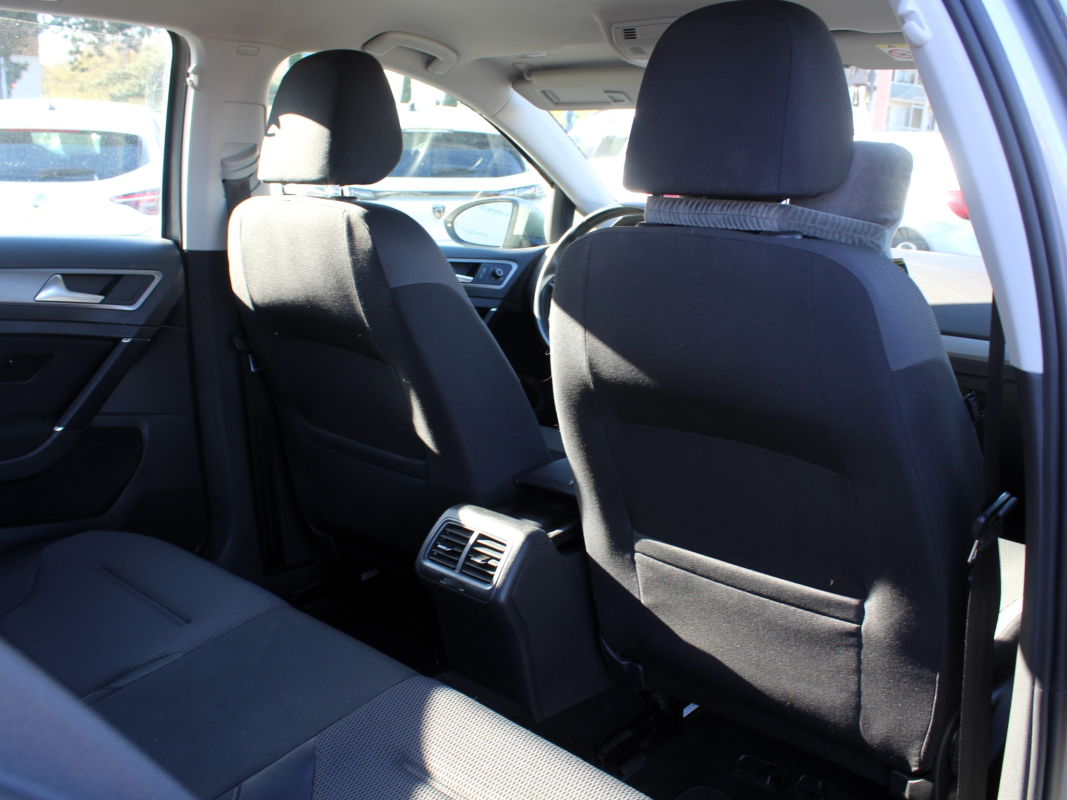 Volkswagen Golf — 30