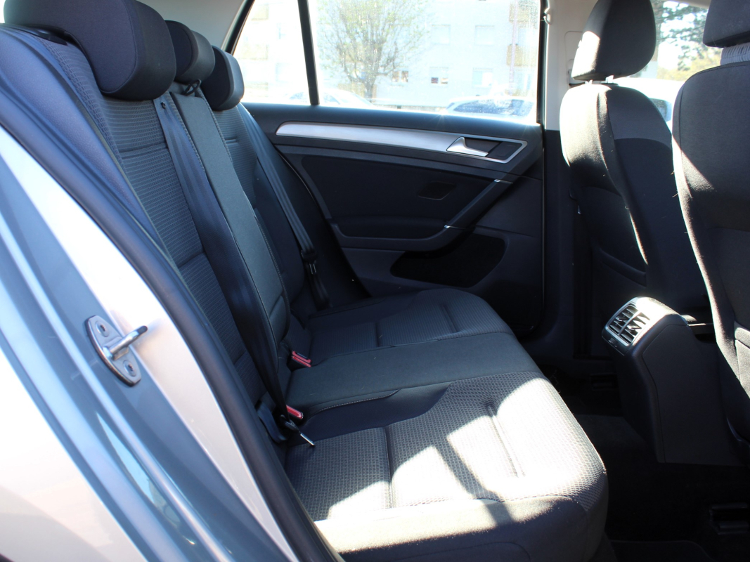 Volkswagen Golf — 13