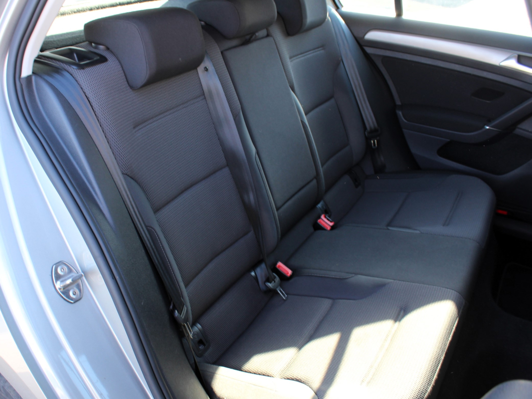 Volkswagen Golf — 31