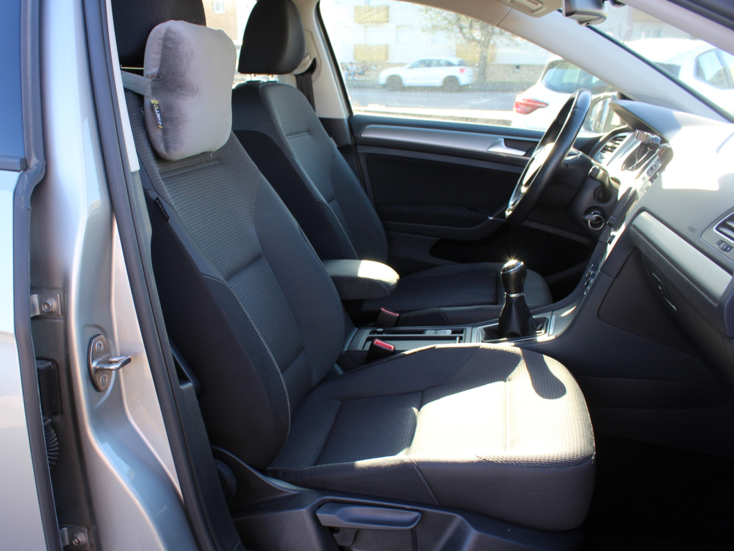 Volkswagen Golf — 14
