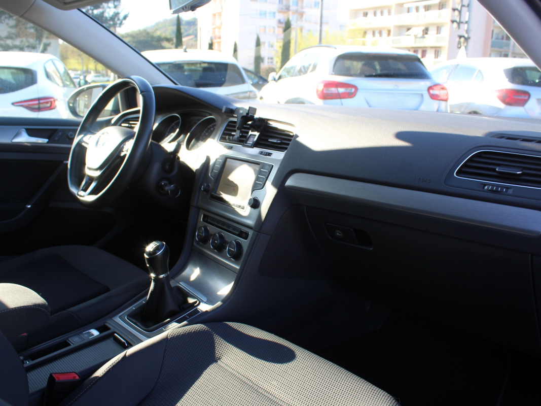 Volkswagen Golf — 15
