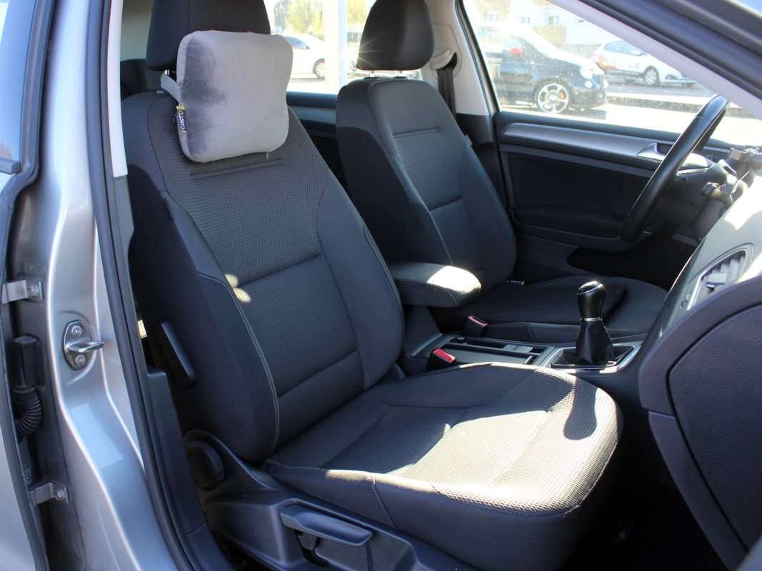 Volkswagen Golf — 33