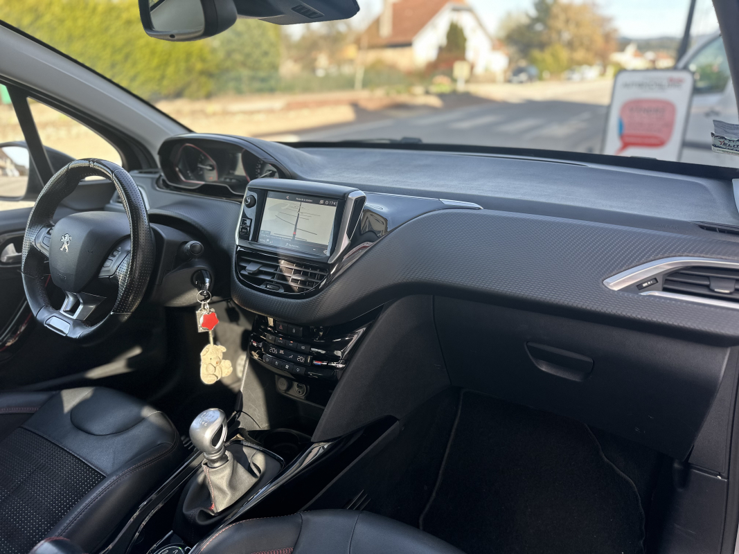 Peugeot 2008 — 15