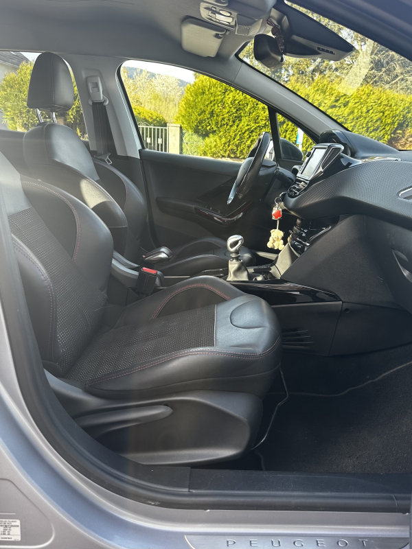 Peugeot 2008 — 16
